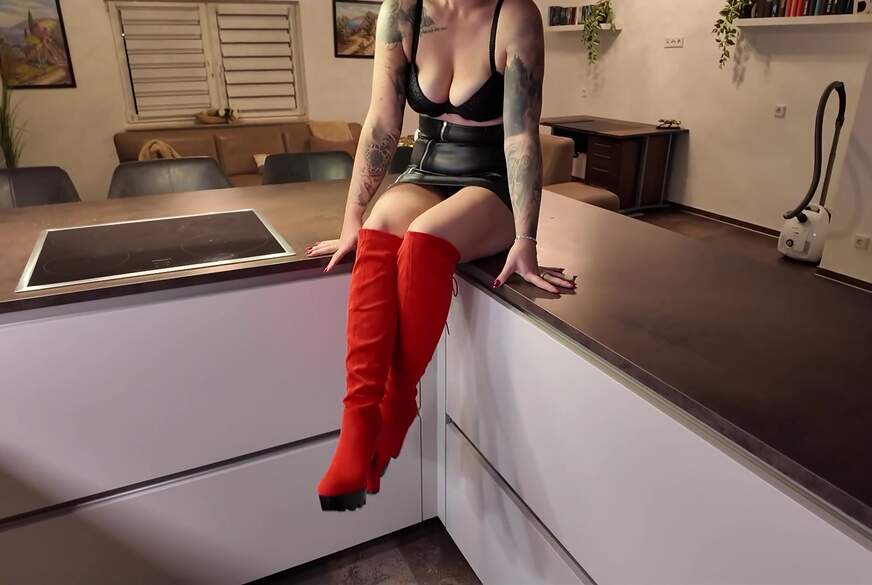 Ich verführe dich im heißen Outfit ! von NinaDevil pic2