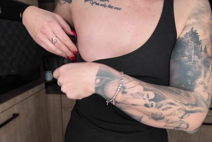 NinaDevil: Lackleggins und rote Overknees  Gefällt dir mein Outfit?