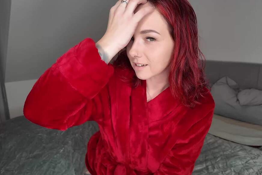 Frisch aus der heißen Dusche, Haare noch tropfn**s, die Haut glüht und meine P***y .... von NinaDevil pic1