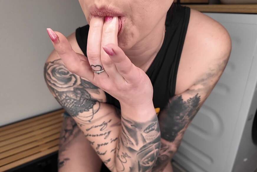 NinaDevil: Haushalt kann richtig geil werden