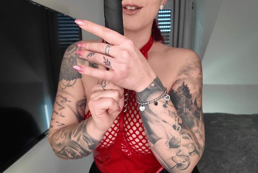 NinaDevil: Roter Lack Body und sexy Overknees