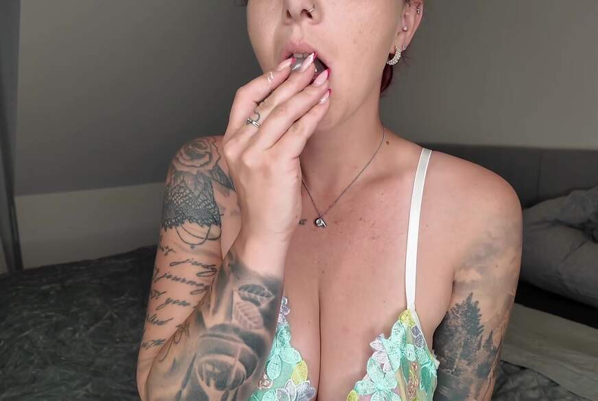 NinaDevil: Abkühlung für meine geile P***y
