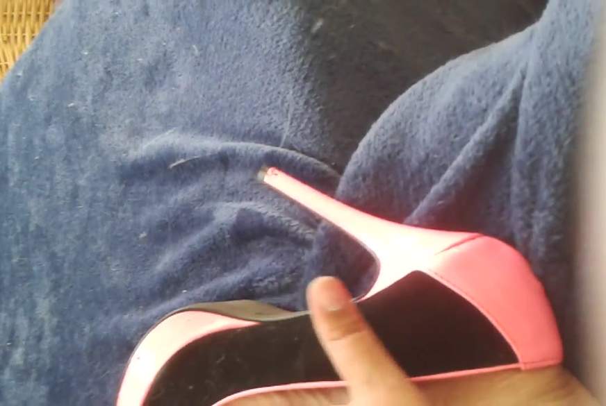 LaraSofie: heels on rock