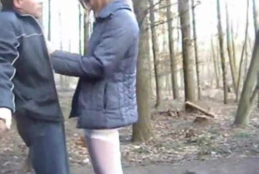 Sina-Angel: B**wjob im Wald