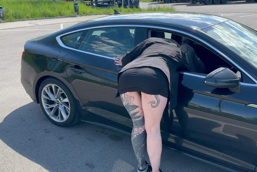 ValeryVenom: MEGA DREIST!! Puplic C******e direkt an der A8!!