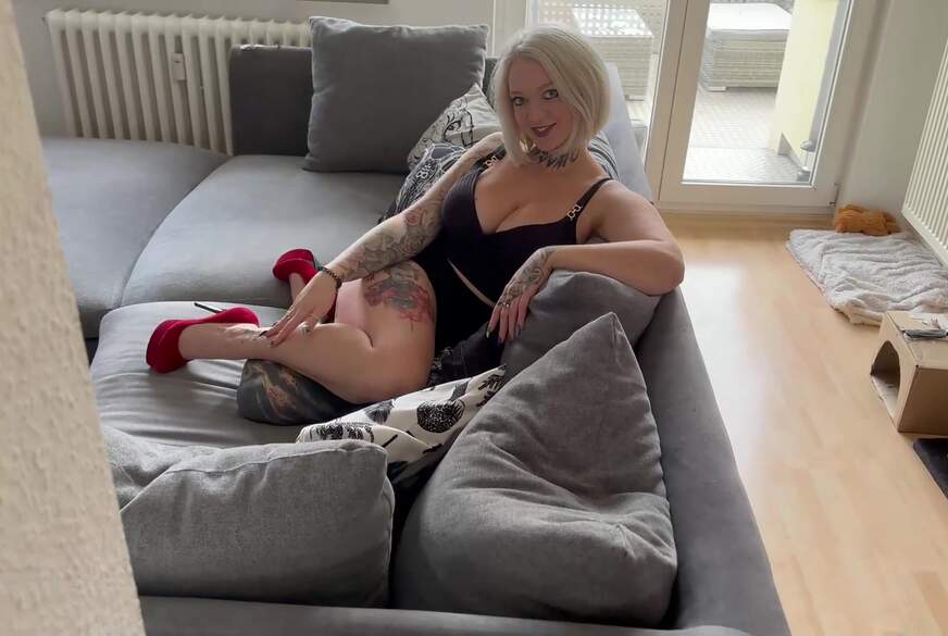 ValeryVenom: Würdest du mich buchen? Die AO-Feierabend-n***e darf Jeder v********n