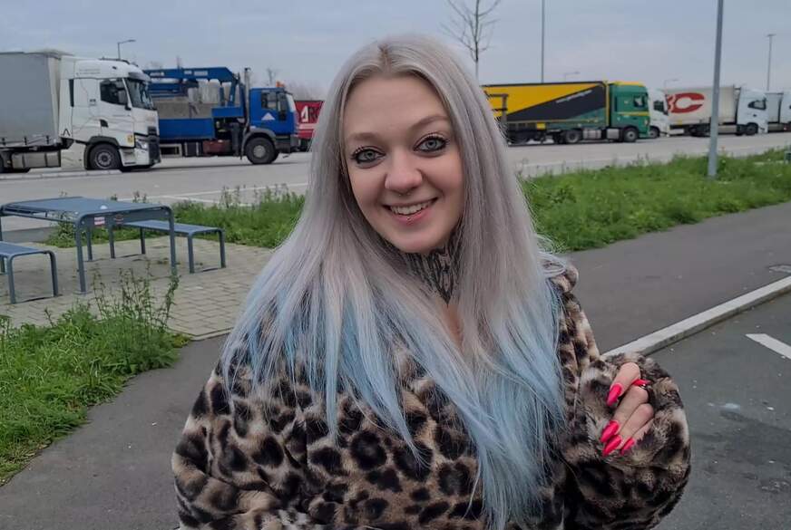 ValeryVenom: P*****s oder Assi? T***ys******e lutscht für Kippen