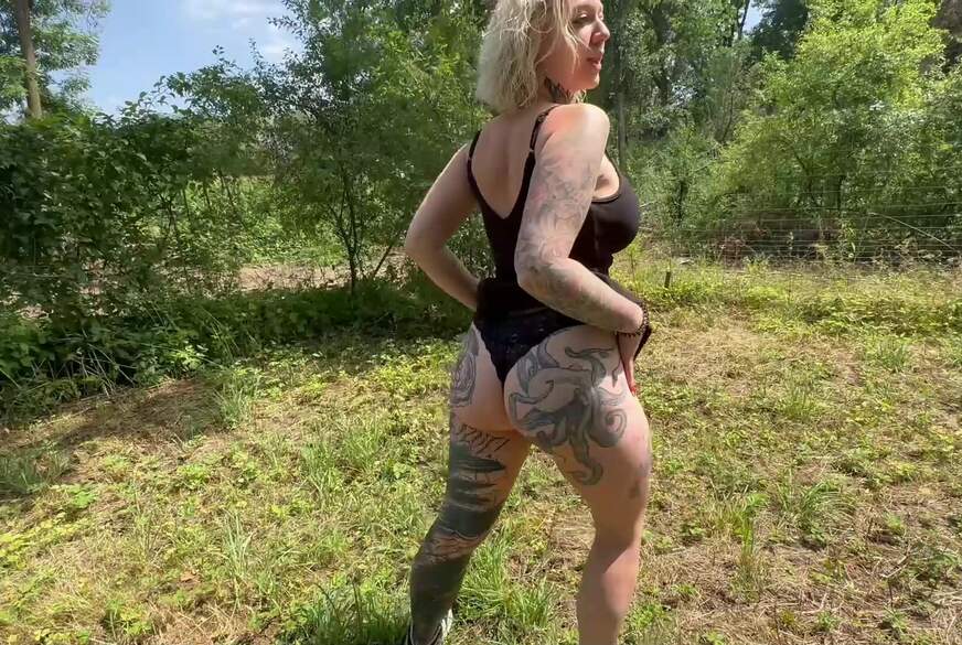 ValeryVenom: Ich s*u jeden Rastplatz ein! Beim F*****n g*****t und gekommen!