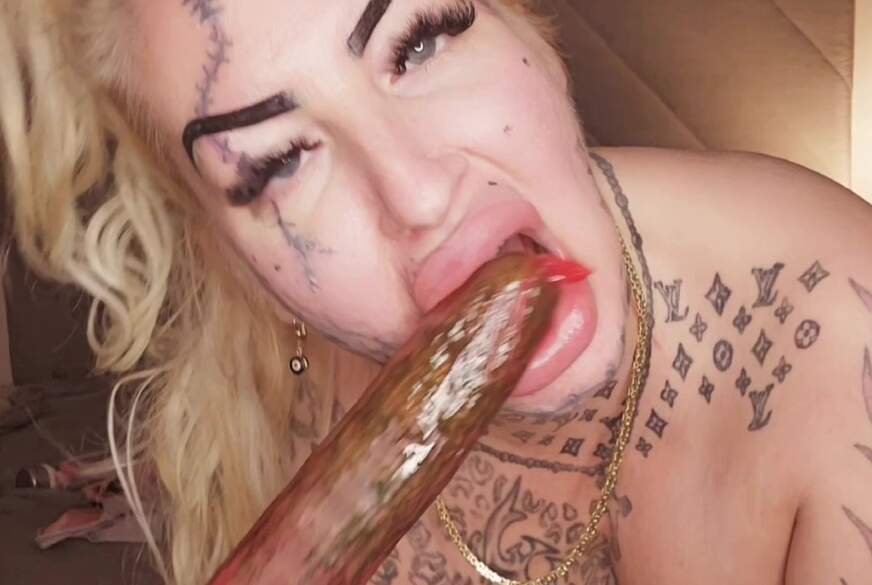 JeannyInkGirl: Gurke in tättowiertes a*******h und p***y g******t gleichzeitig