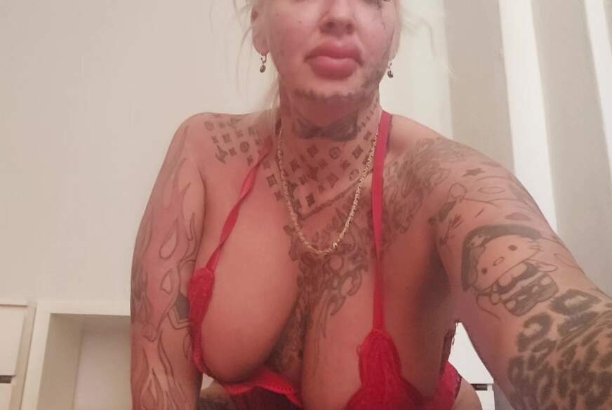 JeannyInkGirl: Userwunsch,schellen,d********t titten s****en