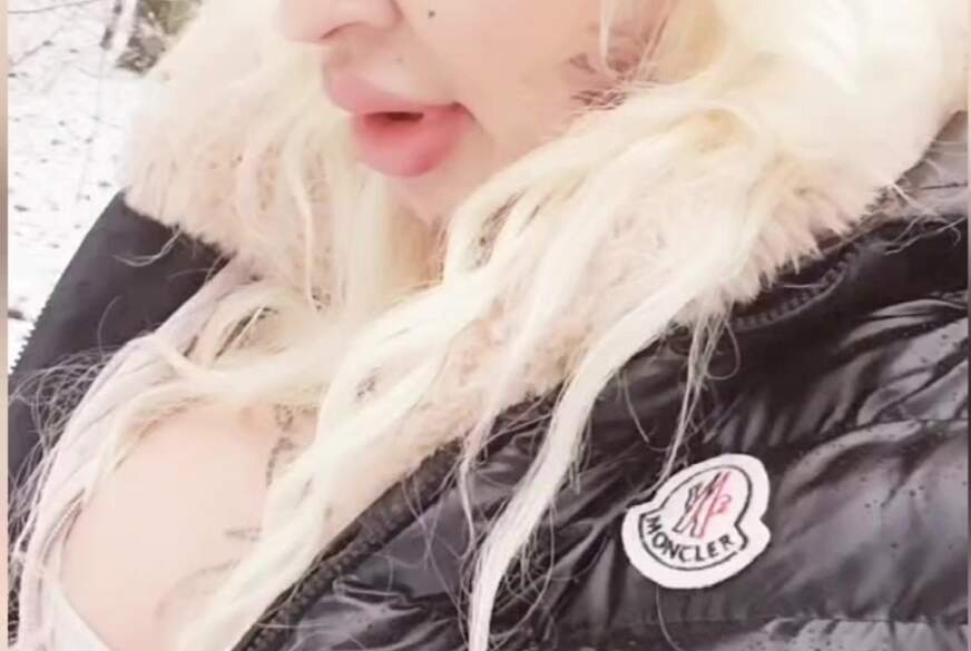 JeannyInkGirl: Outdoor im wald im schnee b**wjob