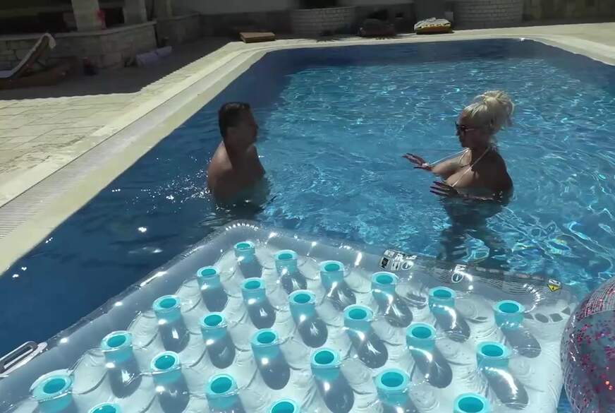 B**wjob Im Urlaub an Pool und Sex im Wasser von JeannyInkGirl