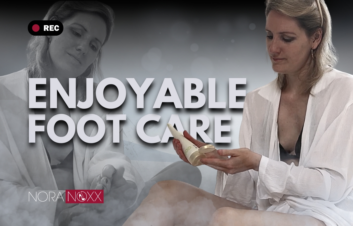 Enjoyable foot care to jerk off Probably the most beautiful feet in the internet: Those are mine! And you may have the pleasure of watching me giving myself an enjoyable foot care with massage, bodylotion and some stretching  . Would you like me to give you a foot job like that? Write it in the comments!