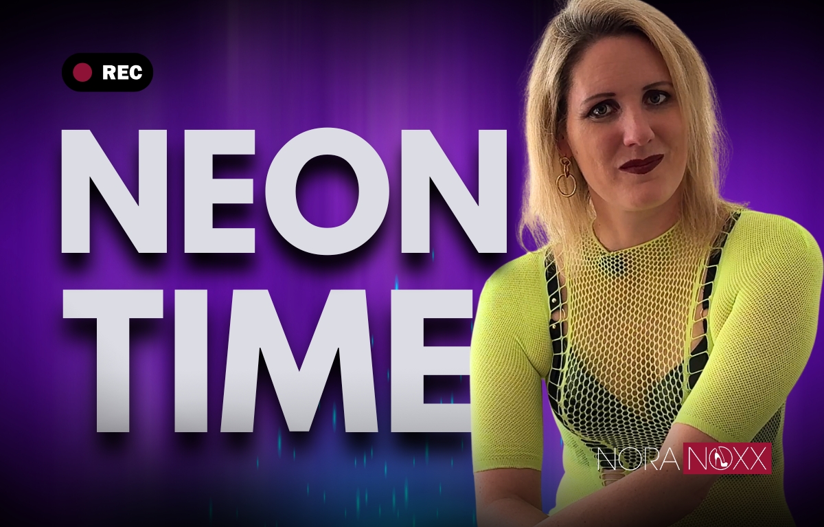 About last night Kicked out of the hot tub and why some couples shouldnt swing It was neon time again! And this time, it was a party just for couples and single ladies. A very exciting evening: an almost-couple swap with a hot couple in their mid-forties, a threesome that got kicked out of the hot tub, and a couple who should probably stick to monogamy  . The whole story and my outfit are in the video.