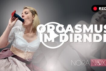 Ich im Dirndl? Klar, geht auch! Da komme ich doch vom Volksfest und hab noch mein schönes Dirndl an. Ein Höschen drunter? Fehlanzeige 😏. Dafür hatte ich aber heimlich einen Lush darunter… Zuerst spiele ich ein bisschen mit dem, hebe den Rock und dann kommt auch der Dirndl BH weg und ein richtiger Dildo muss her! Ich ficke mich bis zum Höhepunkt – o‘zapft ist quasi 🫦! Schau es dir an…