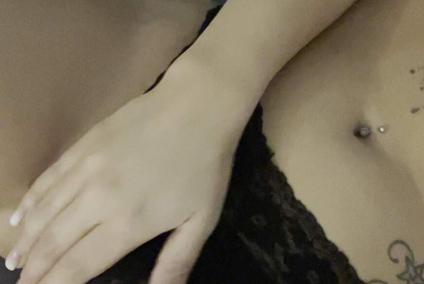 emily-becker: Ich streichle mich gerne