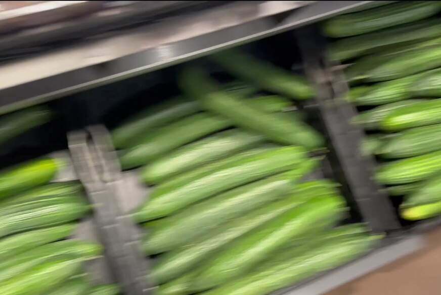 LenaBlush: XXL GURKE!! OMG DIE IST VIEL ZU REISIG!!!