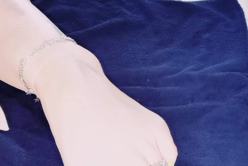MissCurvy89: Schöne Frauenfüße muss man hegen und pflegen