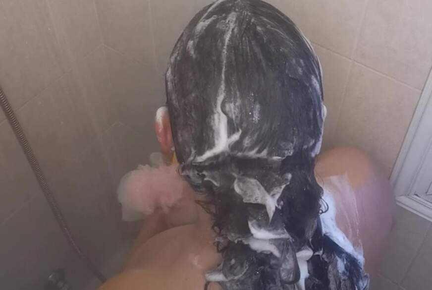 MissCurvy89: Gehst du mit mir Duschen???