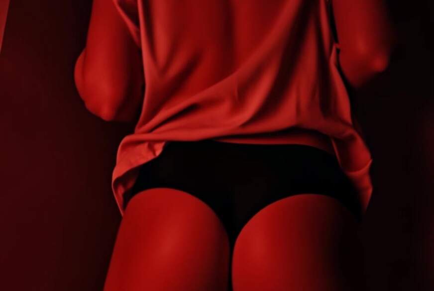 KinkyBoobyAngel: Rotes Licht, freches Spiel