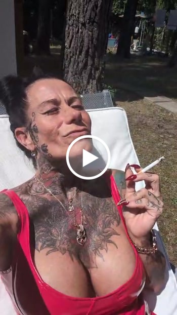 Smocking Milf ......sehr geil