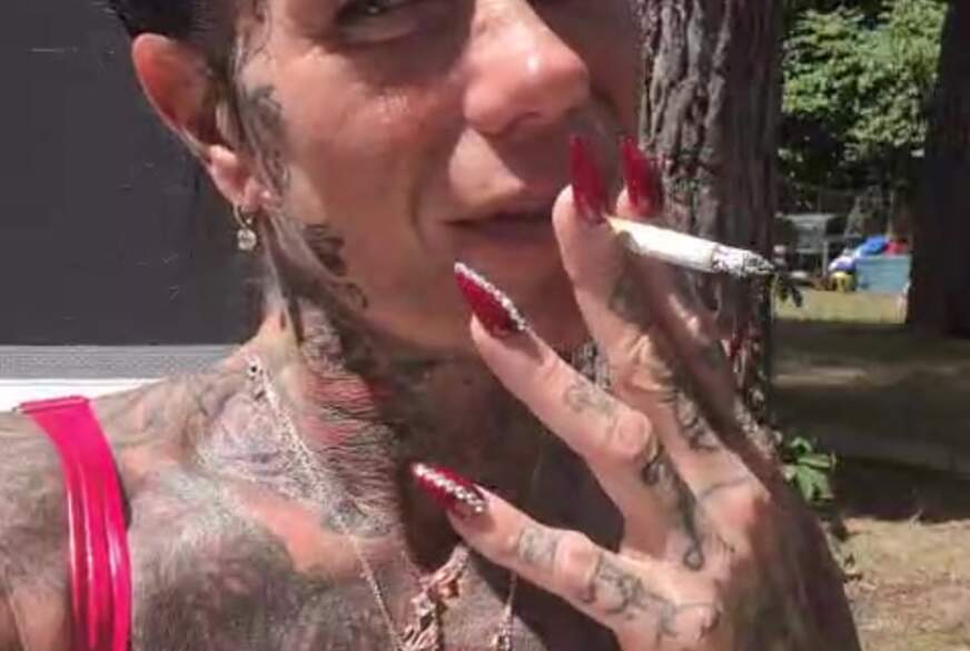 Smocking Milf ......sehr geil von Lucyyyyylove