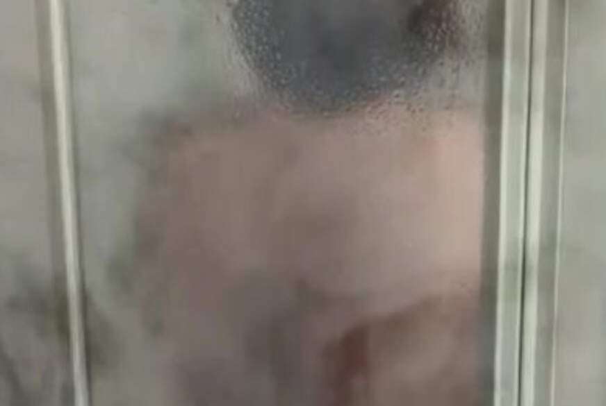 Clarapanties: Beobachte mich beim Duschen
