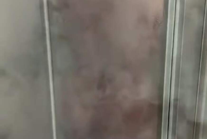 Clarapanties: Beobachte mich beim Duschen