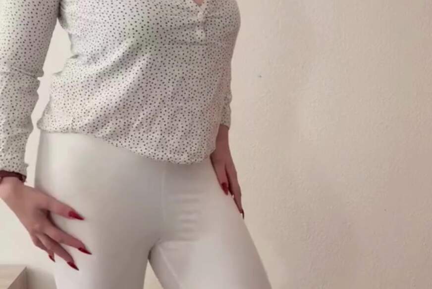 Clarapanties: Dirty Talk ausziehen und ich sag was du zu machen hast
