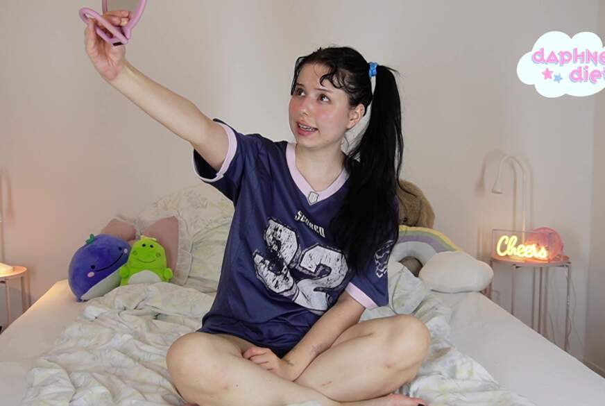 Mein 1. Mal masturbieren - J******u-t**n entdeckt ihre L****r im INTERNET1 von DaphneDietz pic4