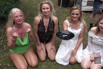 Im hohen Gras ausgelegt! 20 S******e für uns fünf