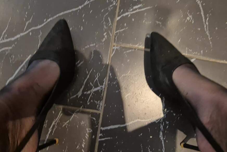 Ich laufe mit meinen neuen Sling Pumps durchs Büro von MrsLivi pic4