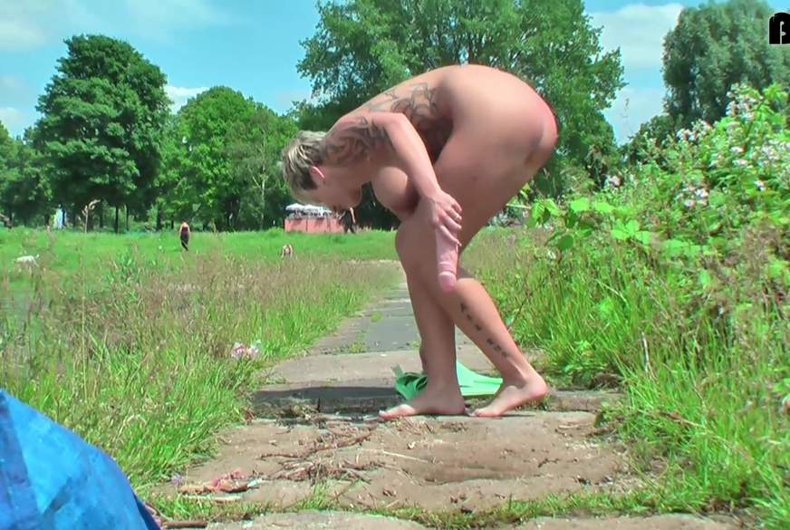 Vanessa: NS – OUTDOOR – IN PUBLIK