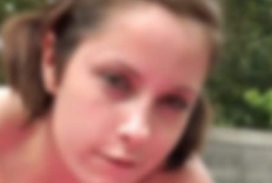 Kleidchen aus, Titten raus und S*****z rein! von Traum-Titten18