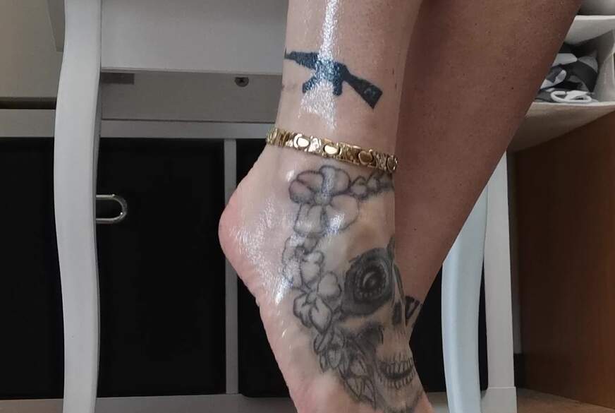 MiaAmante: stehst du auf Fußfetisch??