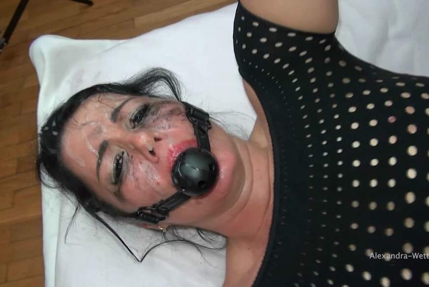 Alexandra-Wett: G*******tE DREI L**h MILF W*****s A**********t, ALLE L****r Z******t