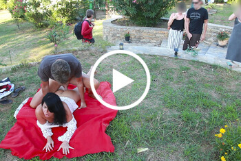 PUBLIK FREIFICK AUF DER WIESE UND PUBLIC VIEWING MIT MEGA CREAMPIE!