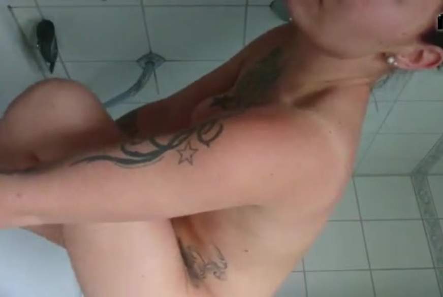 MaeB: In der Badewanne