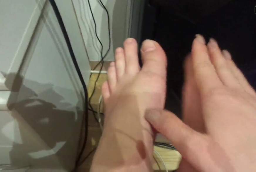 geile Fuß massage mit öl von daisyangel pic3