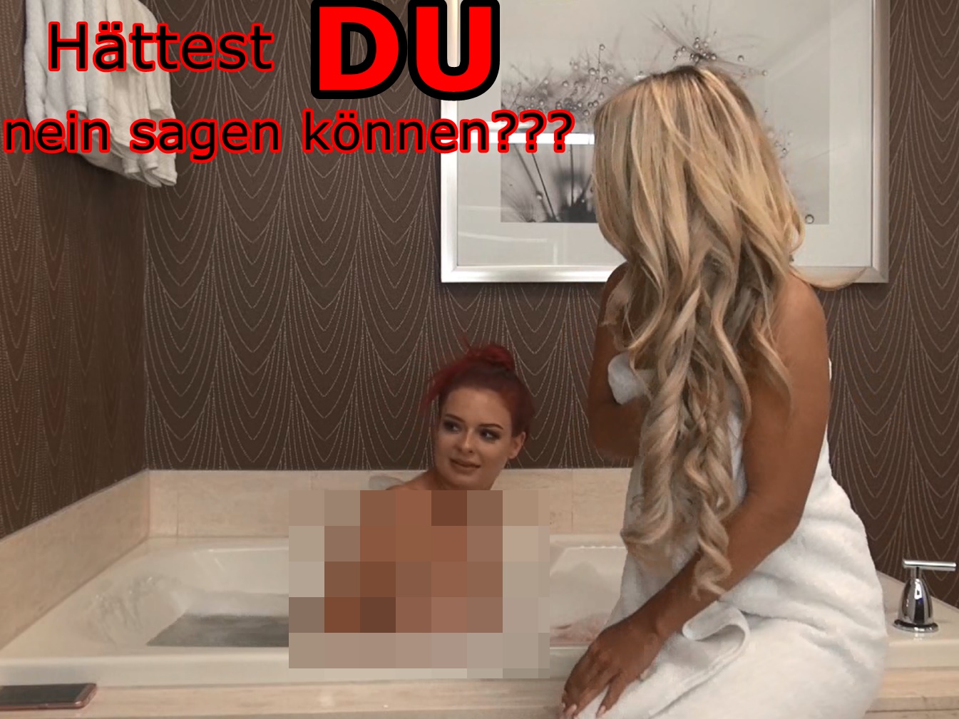 Wir waren am baden und dann platzt eiskalt der Hotelier mit dem Champanger ins Bad. Ich mags ja mich Fremden zu zeigen und geize nicht mit meinen Reizen, meine Freundin natürlich auch nicht. Wir hatten aber keinen Bock mehr auf Champanger, sondern auf was ganz anderes........ Wie haben wir das nun wieder geschafft? 100000000% dass du NIEMALS hättest widerstehen können