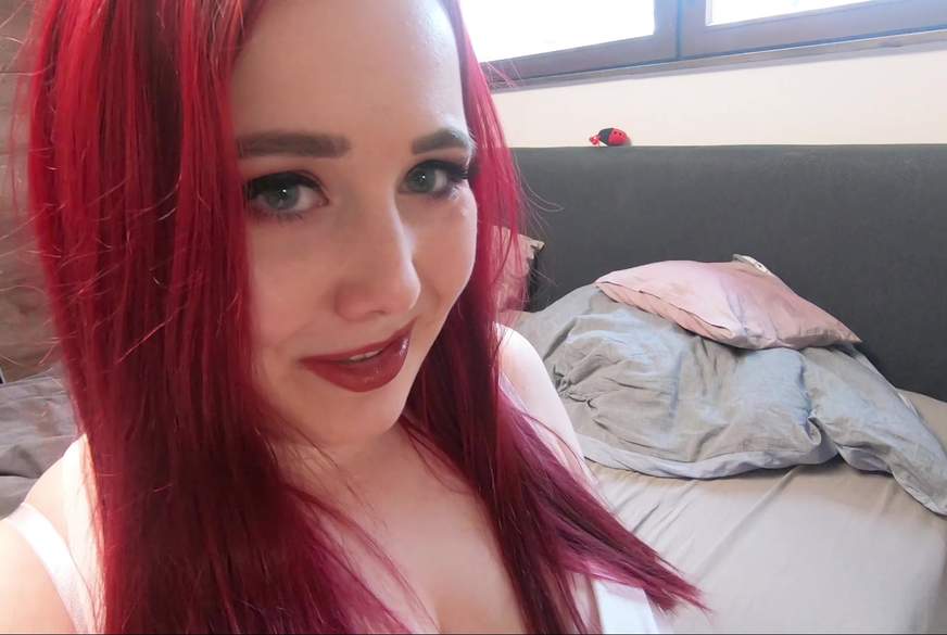 Mega geiles Dildo-Reiten von LittleEve