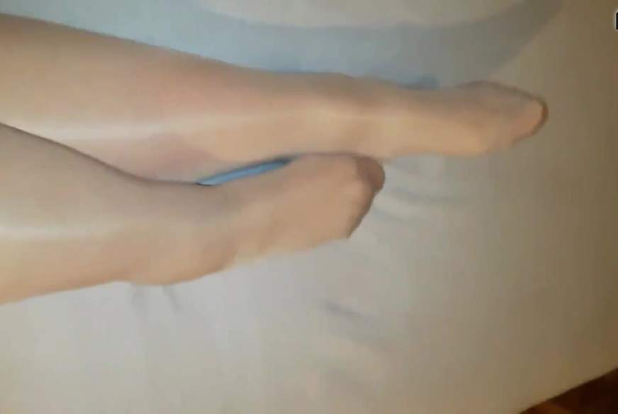 BBW-S******e69: Feine helle Kniestrümpfe ** Nylonfetisch **