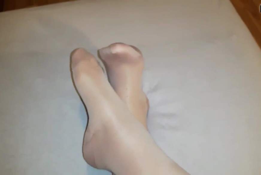 BBW-S******e69: Feine helle Kniestrümpfe ** Nylonfetisch **