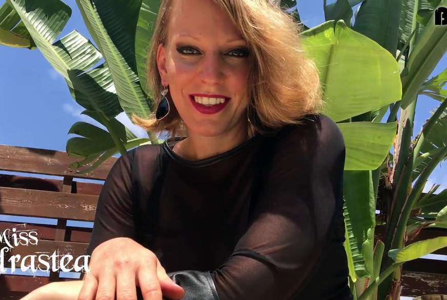 Leck die Heels blank, Leckn***e! von MissAdrastea pic1