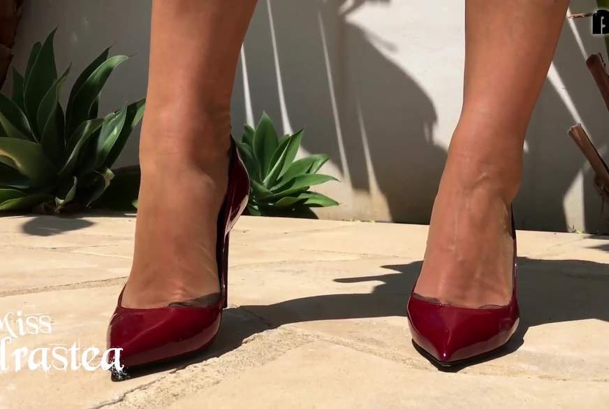 Leck die Heels blank, Leckn***e! von MissAdrastea pic2