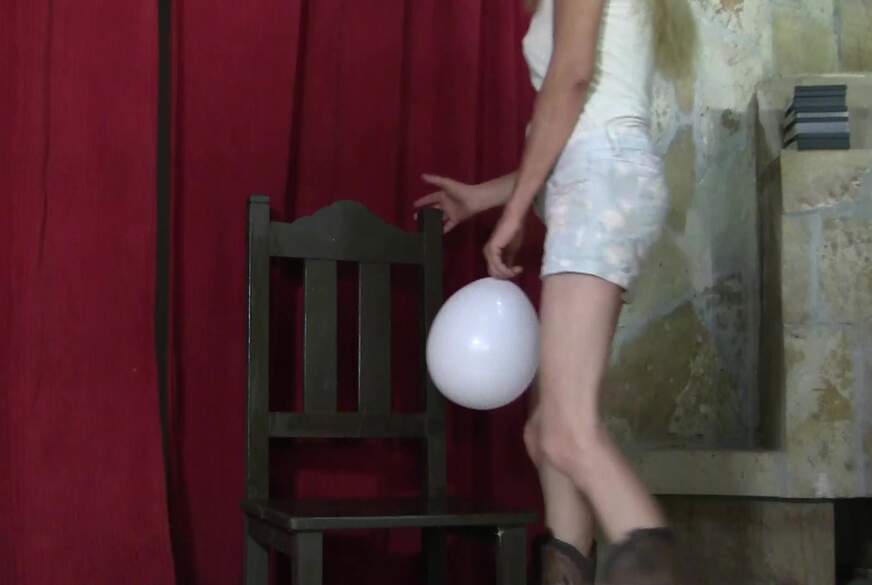 HerrinEnja: Ob er wohl platzt?