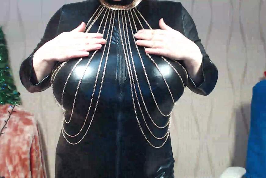 MissTanya: catsuit und Korperschmuck