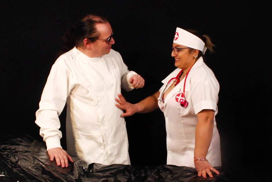 Der Doktor und seine Assistentin - S*****zbehandlung durch die S*******r von Lord-und-Janine pic2