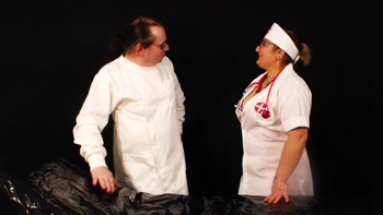 Der Doktor und seine Assistentin - S*****zbehandlung durch die S*******r