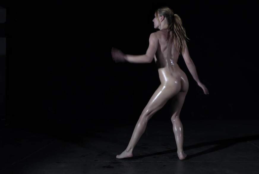 lolicoon: Crazy Oily Body Dance